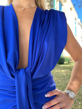 Cargar imagen en el visor de la galería, Vestido nudo azul klein
