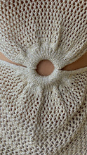 Cargar imagen en el visor de la galería, Vestido Crochet dorado
