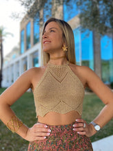 Cargar imagen en el visor de la galería, Crop top cuello halter dorado
