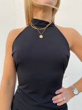 Cargar imagen en el visor de la galería, Vestido halter mini negro
